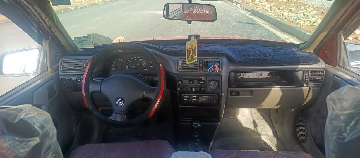 اوبل فكتره حجم16 فول عادي موديل91 صبغ دواير و دوسات سنوية ل2030 شرط التحويل السعر40وبيها مجال قليل مكان السياره الموصل الايسر للاستفسار 
الاتصال ***********
***********
