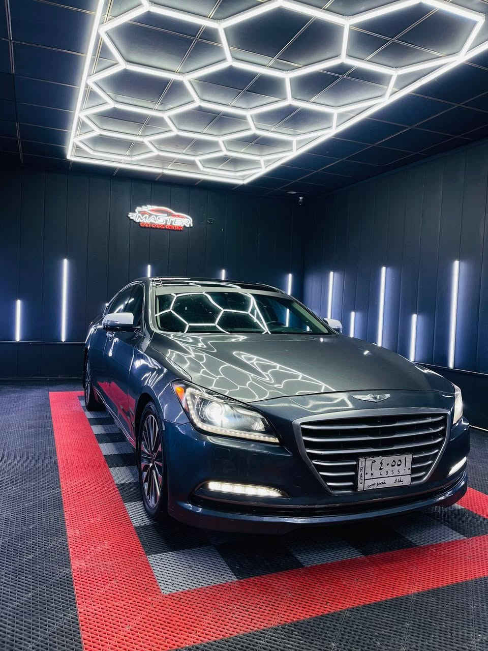 : جينيسيس G80 موديل 2015 (وارد أمريكي) - قمة النظافة
المواصفات الأساسية:
المحرك: 6 سلندر (V6) سعة 3.8 لتر - أداء قوي واقتصادي.
اللون الخارجي: رمادي (Gray) ملكي ومميز.
اللون الداخلي: جلد أسود (Black Leather) بحالة الوكالة، نظيف جداً.
ناقل الحركة: أوتوماتيك 8 سرعات.
المواصفات الفول (1/1):
سقف بانوراما بالكامل.
نظام بصمة (تشغيل + أبواب).
شاشة ملاحة كبيرة ونظام صوتي Lexicon الفاخر.
رادار أمامي، تنبيه الخروج عن المسار، ونظام النقطة العمياء.
بروجكتر (HUD) لعرض السرعة والمعلومات على الزجاج الأمامي.
كراسي كهرباء مع نظام تدفئة وتبريد.
صندوق خلفي ذكي (يفتح تلقائياً عند الاقتراب).
كاميرا خلفية دوارة مع حساسات أمامية وخلفية

رقم بغداد تحويل مباشر
مكان السيارة بابل
السعر 148 قابل للتفاوض البسيط
***********
