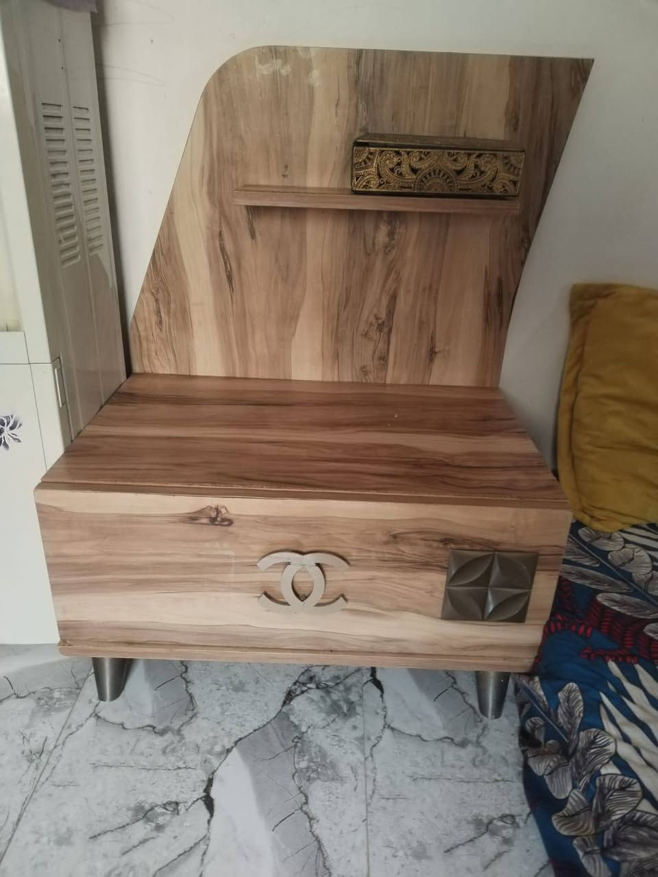 غرفه تركي حجم كبير اكثر من 5قطع
ب650 وبيها مجال لشراي زويريجات 
تواصل وي صاحبها 
***********
