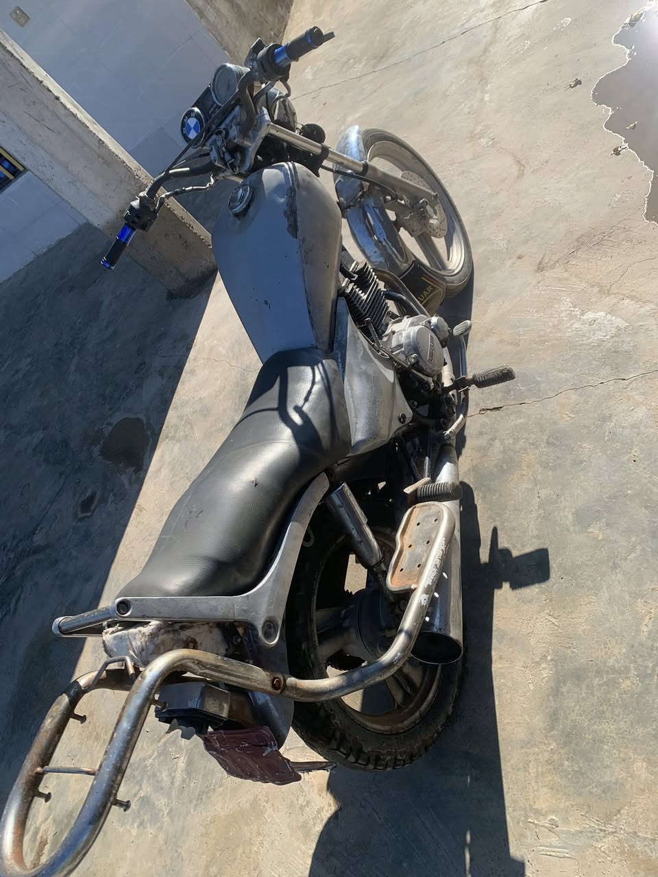 للبيع سعره 200
***********
