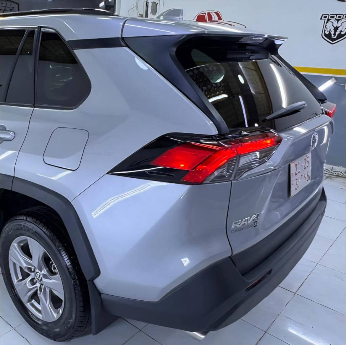 للبيع 2025
TOYOTA 
RAV4
Xle 
2025
2,5L
V4
7,000. MİLES

👑 المواصفاتXLE ///
كشنات قماش
كشن كهرباء
وضعيات قيادة 3
تبريد أمامي ثنائي
إشارات بالمراي
مكينة 2.5 بنزين
قير أوتوماتيك CVT
تحكمات بالستيرن
شاشة حجم كبير
كروز سرعة
تحديد مسار
رادار أمامي
رادار جانبي
رادار خلفي
كاميرا خلفية
جنط 17
تشغيل بصمة
دخول ذكي
نقطة عمياء
تنبيه مرور خلفي
مثبت سرعة
مصابيح أمامية LED
مكيف أوتوماتيك
مانع انزلاق
توازن إلكتروني
مساعد صعود المرتفعات
وسائد هوائية متعددة
نظام فرامل ABS + EBD

ضرر/// جاملخ صبغ + نص بونيد صبغ❗️
ايرباك استيرن راجع سستم✅
شواصي سليمة💯

السعر/// 236 ورقة وبيها مجال 💵

سيارة كاتي يترقم المحافظات شمالية ✨

سيارة جديد و جاهز مابيها اي نقص✅

بوليش و حمام جديد ✅

☎️ 0770 137 0765

☎️ 0770 912 5605
