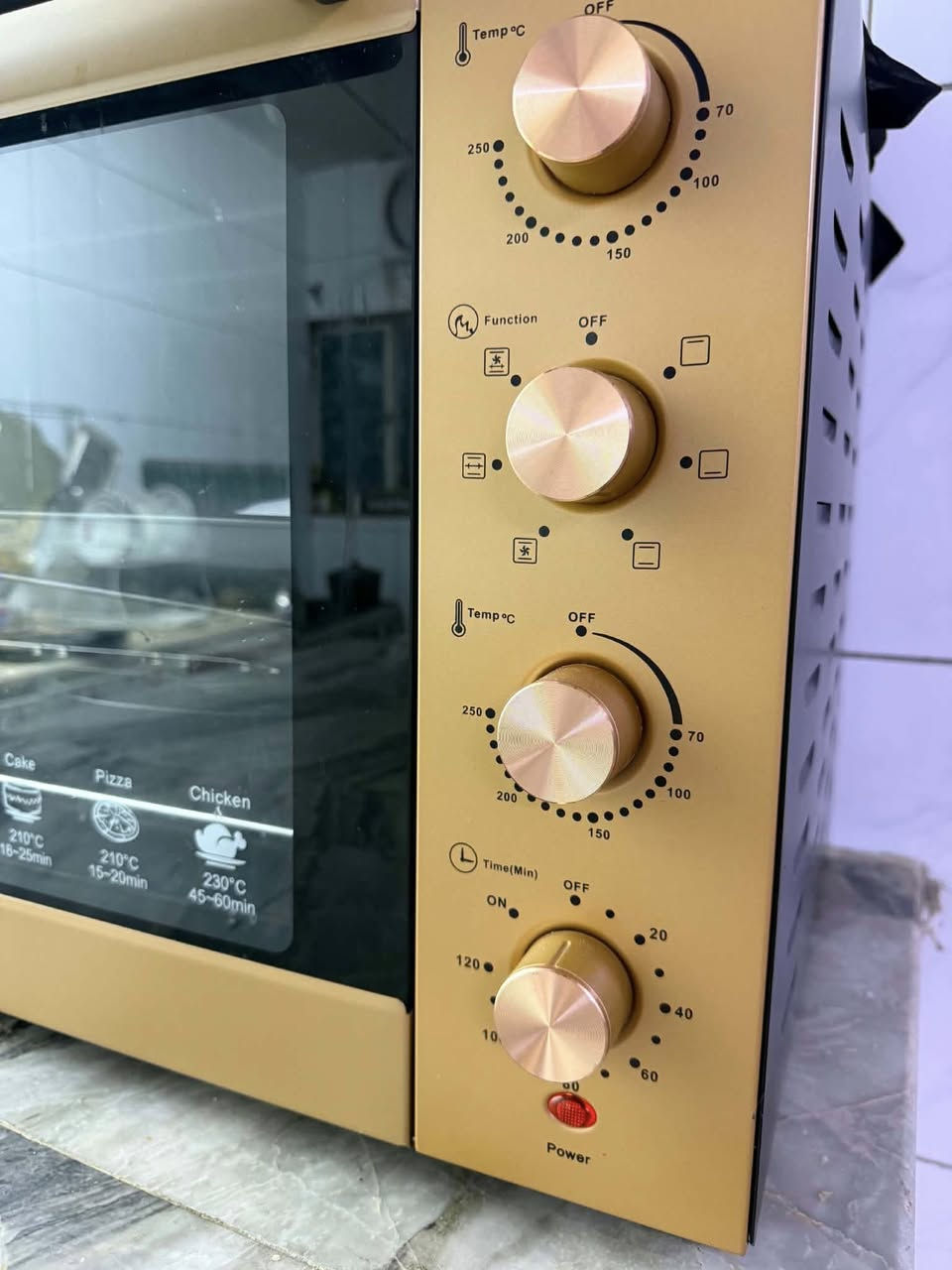 اوفن من شركه امبليوم جديد استخدام اقل الشهر نضافه ١٠٠%     حرارته توصل 250°
•  بيه توزيع حرارة علوي وسفلي، فهذا يساعد يطبخ الأكل بشكل متساوي

سبب البيع مارهم وي قياسات الكاونتر

سعر شراء ٣٥٠ سعر بيع ٢٠٠ وبي مجال بسيط


**إذا كنت صاحب هذا الإعلان وتريد حذفه لأي سبب، رجاءا أرسل رسالة إلى الدعم الفني**