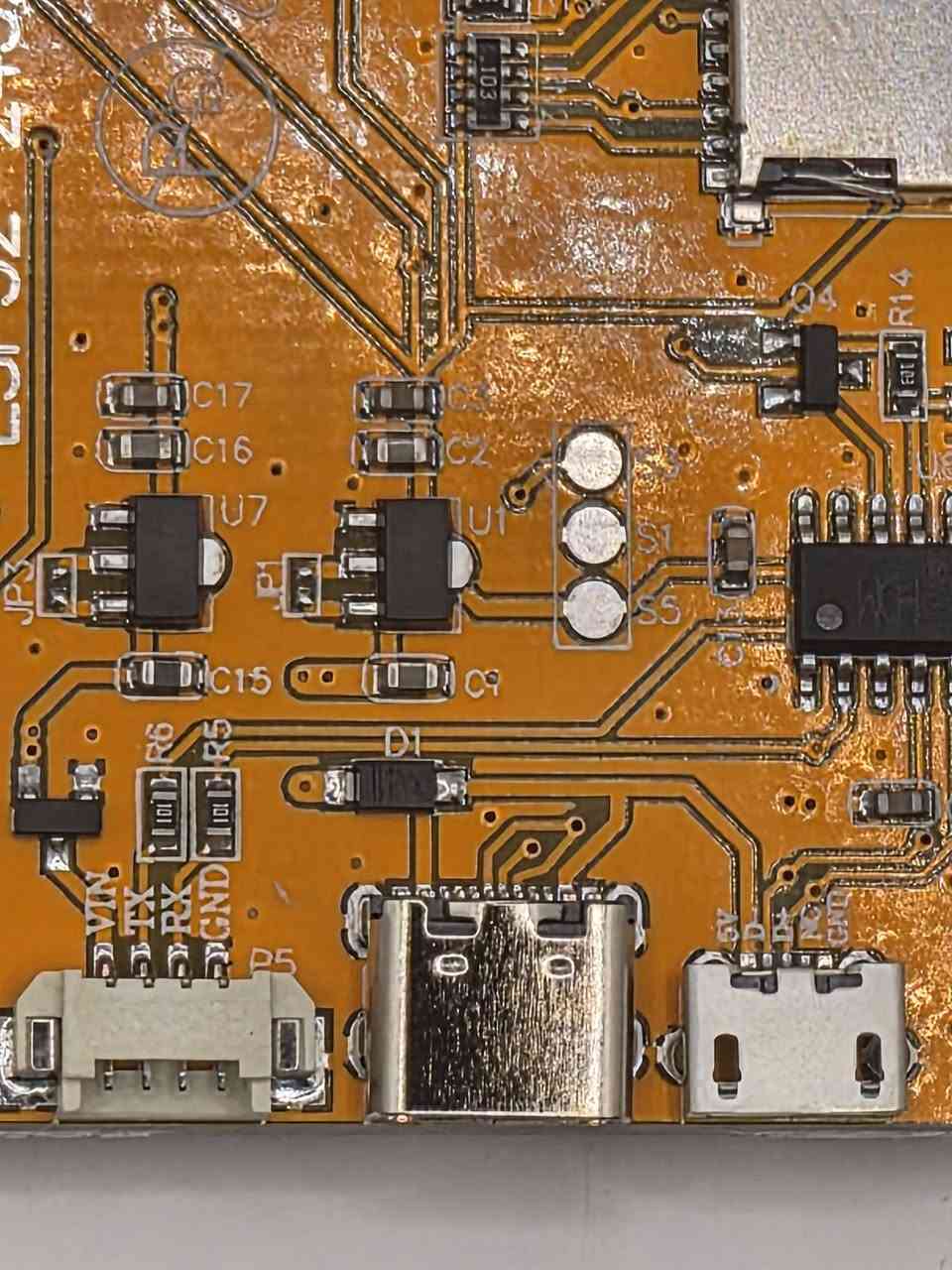 🚀 وصلت الآن لوحة ESP32 CYD بشاشة لمس 2.8 إنج
(Cheap Yellow Display - CYD)

📦 الكمية المتوفرة: 10 قطع فقط

إذا كنت مبرمجًا أو مهندس إلكترونيات أو مختصًا بالأمن السيبراني، فهذه اللوحة تعتبر من أفضل الخيارات لبناء مشاريع احترافية بتكلفة منخفضة.

✅ أهم المواصفات:
🔹 معالج ESP32 ثنائي النواة بسرعة تصل إلى 240MHz
🔹 Wi-Fi + Bluetooth مدمجان
🔹 شاشة TFT ملونة 2.8 إنج تعمل باللمس
🔹 دقة 320×240 بكسل
🔹 ذاكرة Flash بسعة 4MB
🔹 تعمل مع Arduino IDE وESP-IDF وPlatformIO وLVGL
🔹 منافذ GPIO متعددة لتوصيل الحساسات والوحدات الخارجية

🎁 مع كافة الملحقات وجاهزة للبرمجة مباشرة.

💡 أهم المشاريع التي يمكن تنفيذها:
🔸 واجهات HMI صناعية احترافية
🔸 أنظمة المنزل الذكي (Smart Home)
🔸 شاشات مراقبة وإنترنت الأشياء (IoT)
🔸 التحكم بالمحركات والروبوتات
🔸 Wi-Fi Scanner وتحليل الشبكات
🔸 Network Intruder Watch لمراقبة الأجهزة المتصلة بالشبكة
🔸 لوحات معلومات (Dashboards) تفاعلية
🔸 أدوات تعليم واختبار لمهندسي Cyber Security وتحليل شبكات Wi-Fi بشكل قانوني داخل بيئة الاختبار المصرح بها

📩 الكمية محدودة (10 قطع فقط)، احجز قطعتك الآن قبل نفاد الكمية.

#ESP32 #CYD #CheapYellowDisplay #Arduino #LVGL #IoT #EmbeddedSystems #CyberSecurity #Programming #Electronics


**إذا كنت صاحب هذا الإعلان وتريد حذفه لأي سبب، رجاءا أرسل رسالة إلى الدعم الفني**