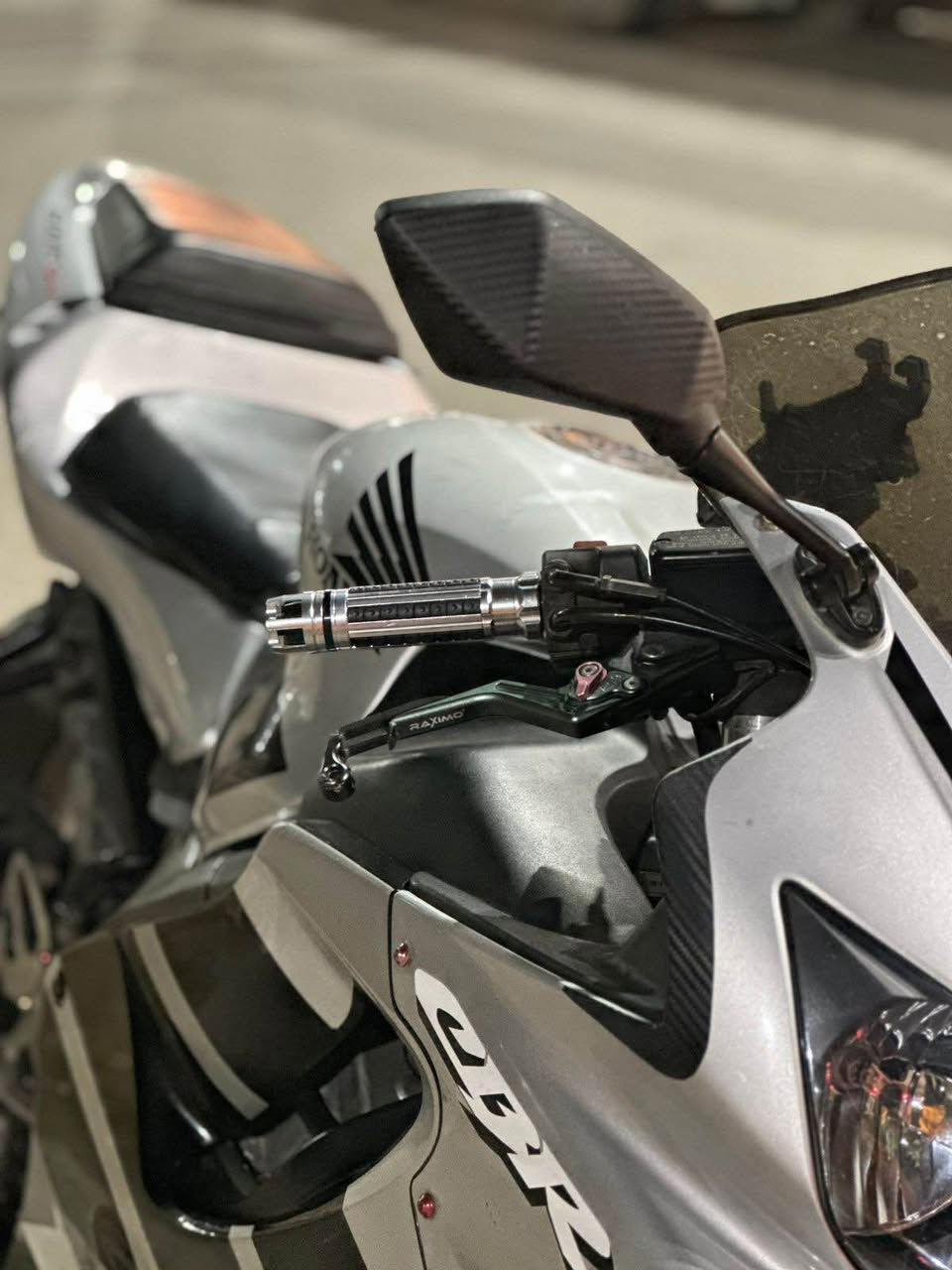 للبيع F4i  كربلاء مبدل فقط مساطر وضاغطه زنجيل *********** كربلاء, العراق
