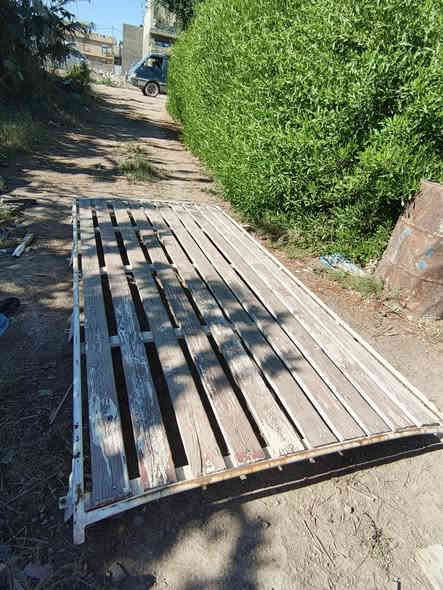 للبيع سيباية ام جفوف ترهم على الهايسا والجنبي العالي والهايكر  سعر ١٠٠الف المكان بغداد ابو غريب
***********
