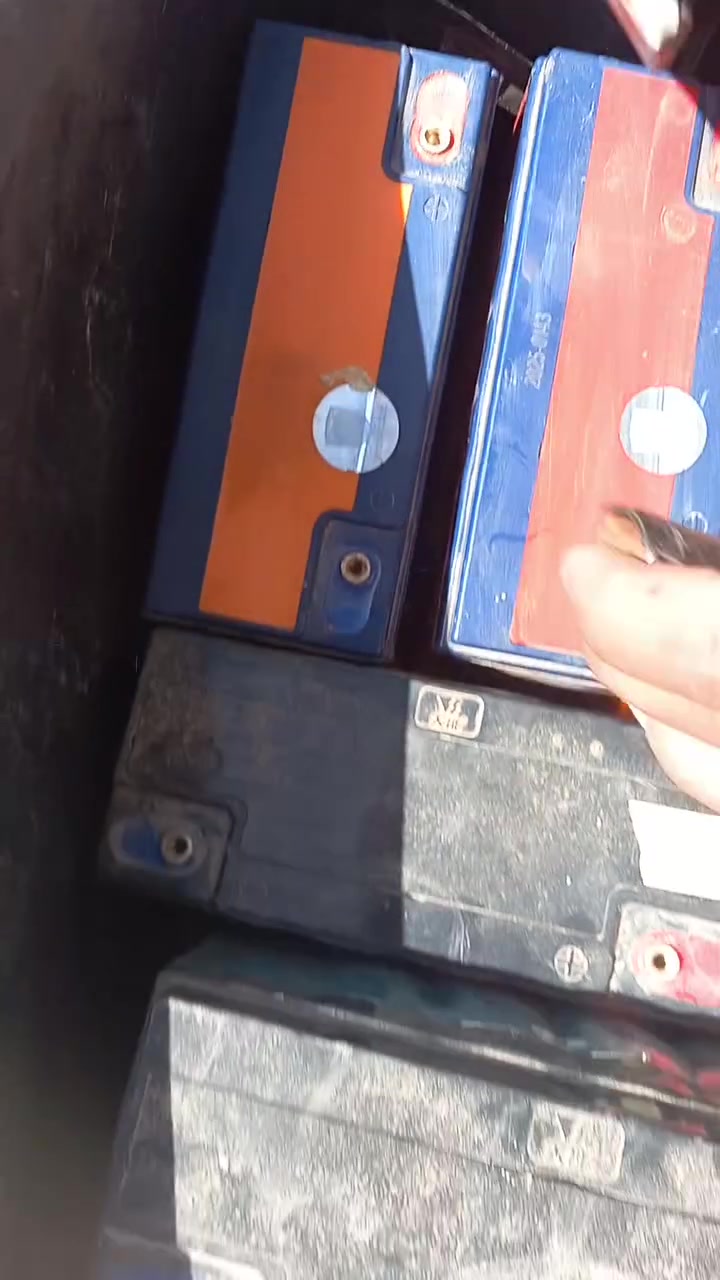 بطاريات كبار منهن ٣ يقرن ١٠ونص عالجهاز مثل متشوف بالفديو نوع ونلي و٢ تعبانات ابيعهن شلع ب ٩٠ الف..شراي تعال اخذهم عالسريع مكاني بالمحمودية


**إذا كنت صاحب هذا الإعلان وتريد حذفه لأي سبب، رجاءا أرسل رسالة إلى الدعم الفني**