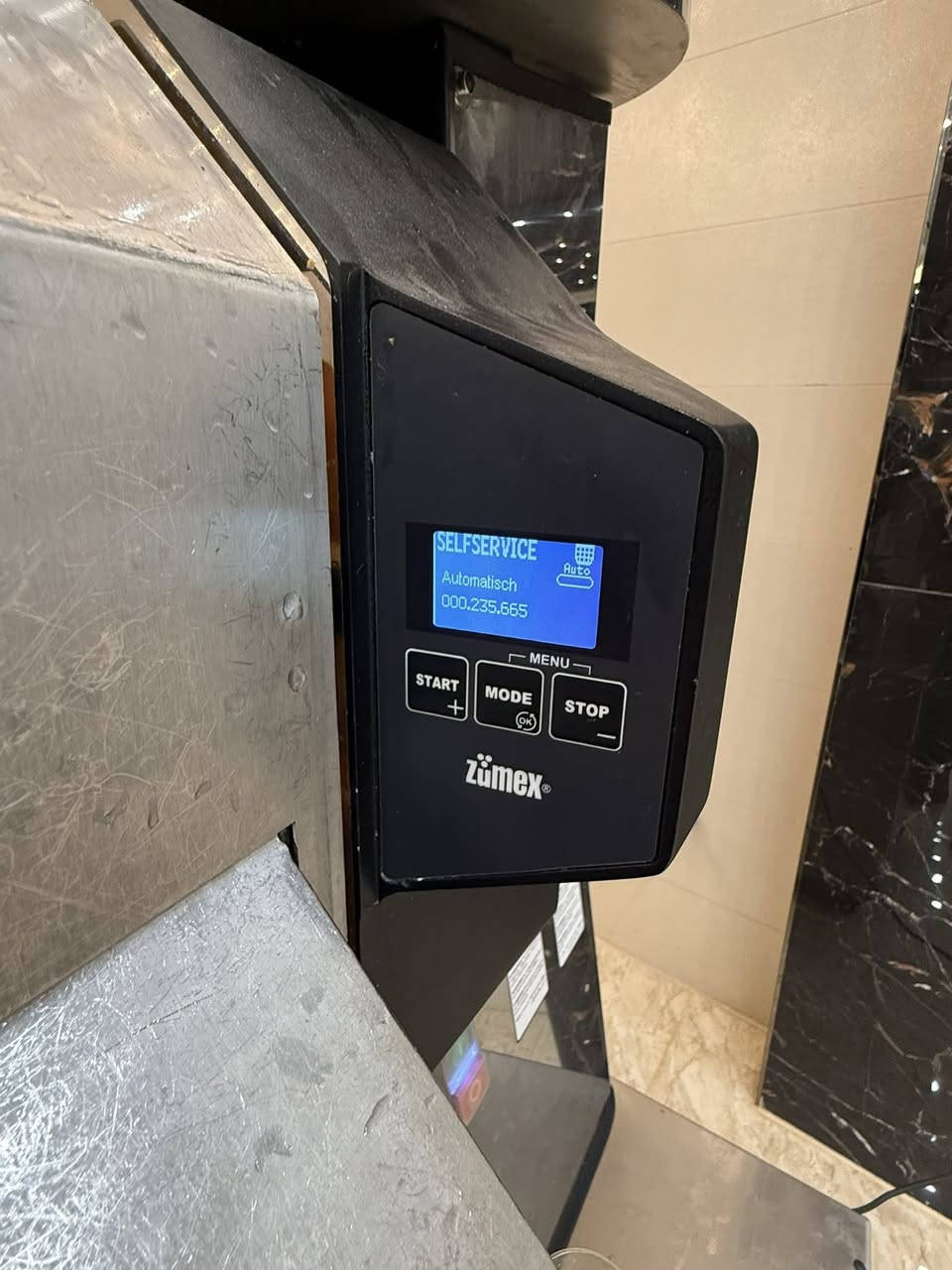 🍊 عصارة برتقال للبيع (مستعملة)

عصارة بحالة جيدة جداً وتعمل بدون أي مشاكل، استخدام خفيف فقط.

✔️ قوية وسريعة  
✔️ سهلة التنظيف  
✔️ مناسبة للبيت أو للمحل  

💰 السعر: في الموقع  
📍 المكان: أربيل  
📞 رقم الهاتف: ***********

فرصة ممتازة بسعر منا

214"}
🍊 ئامێری پرتەقاڵ بۆ فرۆشتن (دووهەم دەست)

ئامێرەکە زۆر باشە و بە باشی کار دەکات، بە کەم بەکارهێنراوە و هیچ کێشەیەکی نییە.

✔️ خێرا و بەهێز  
✔️ ئاسان بۆ پاککردنەوە  
✔️ گونجاو بۆ ماڵ یان دووکان  

💰 نرخ: لە شوێنەکە  
📍 شوێن: هەولێر (Erbil)  
📞 ژمارە: ***********

هەلێکی باشە ب
