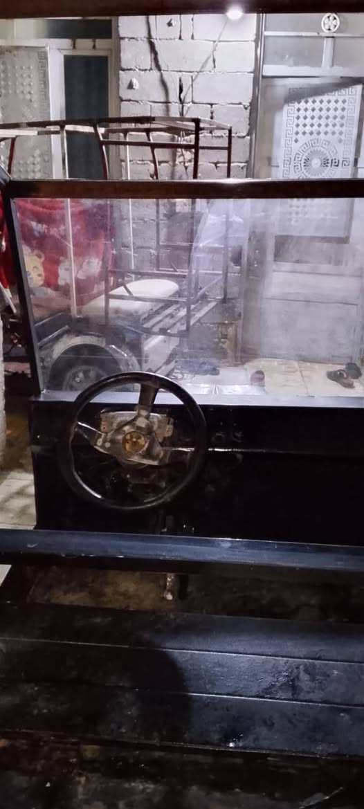 السلام عليكم سياره انتيكا ديكور شغاله عاوزها بس دوشمه مال البطن تاير جديد كهربائيات سف هندر مكينه 60 مصبوغه فرن للجماليه السعر 750 وللش الراي بها مجال ***********
