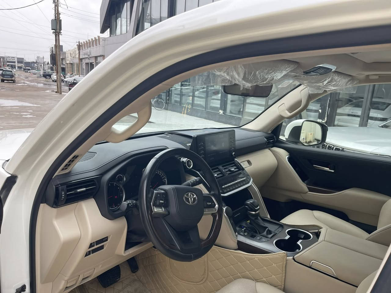 تويوتا لاندكروز2024 – GXR لتمدد بريم

مكفولة كفالة عامة دعامية لدعامية

المحرك: 6 سلندر تنفس طبيعي (مرغوب)

ملاحظة: بيع اومراوس 

بدون صبغ، بدون بارد، بدون شخوط

مكينة وكير شرط ما مفتوح

4 تايرات مع ويل جديدة شركة

داخل بيجي كراسي جلد

كامل أغراضها

تحويل مباشر

المواصفات:

3 شاشات بلادي

تشغيل عن بعد

4كامرات محيطية ( 360 درجة) 

كراسي جلد

شحن وايرلس

نظام ECO

فتحة سقف (سلايد)

نظام مانع انزلاق

ثلاجة

زينون
حساسات خلفية ومرايات قلاب ***********
