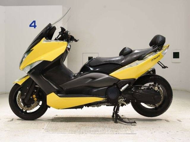 ‏السلام عليكم  2011 YAMAHA TMAX    
‏​⚙️ المحرك: 500CC
‏​🎨 اللون: اصفر مـمـيـز ❄️.  
‏ماشية 21 الف وبل يابان ماشية 18الف  
‏وياهة 3سيوجات سكيورتي 
‏مزودة من اليابان🇯🇵.
‏صالنصة رياضي ✅
‏وستيرن رياضي ✅
‏وتجوة اصلية ✅
‏وتدفئة بل يدات✅
‏وقاعدة موبايل اصلية ✅
‏الدراجة ورقة المزاد مالتهة وصور اليابان وتقريرهة  مالتهة موجود  الدراجة نازلة من معرض كلشي وكلاشي   
‏ 🛠️ الدراجة: مكفولة من كلشي   
‏​​📍 الـمـكـان: بـغـداد : الشعب
‏📱 لـلـتـواصـل والإسـتـفـسـار:📞 (‪***********‬) 
‏
