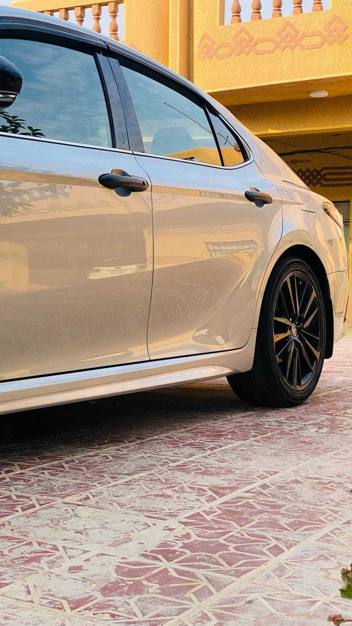 السلام عليكم ورحمة الله
كامري موديل 2021 هايبرد لون رمادي xse  فول مواصفات حادث جاملق ايمن ودعاميه امامية
نظيفة كلش وعليهه صيانة كاملة ومابيهه اي نقص
سعرهه 225 وبيهه مجال اتصل وتدلل 
مكان السيارة الأنبار الفلوجة

***********
