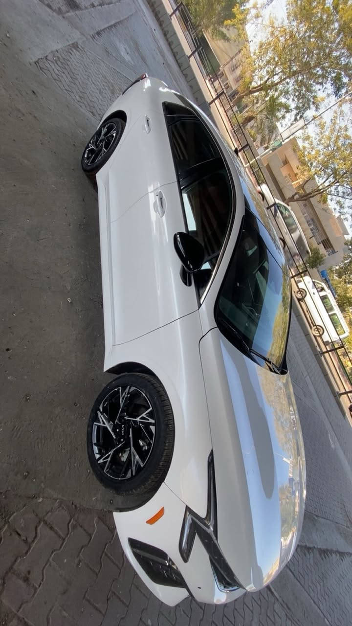 سلام عليكم
توفر عندي كي 5 موديل 2025 السياره ماشيه 10000 كيلو 
السياره فول مواصفات واحد علئ واحد السياره فات GT
السياره داخل جلد 
السياره حساسات امام خلفي 
الداخل لون ماروني 
سياره وارد امريكي دخول جديد بغداد 
السياره تشغيل عن بعد 
السياره بيها بعض الملاحضات 
تحديد مسار 
السياره فول فول فول 
العنوان /بغداد /الكاضميه جوه جسر 14 رمضان 
السعر /20.000
وبيها مجال 
الرقم الهاتف /***********
