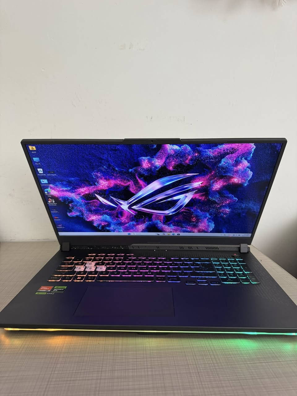 شاشە کبیر ۱۷ انج و ۲٤٠ هرتز لابتوب قویە جدا لکل شيء 
2K  و نسبیە بطاریە ۹۱٪

Asus Rog Strix G17
Cpu: Ryzen 9 - 7845HX
Gpu: RTX 4060 8G (140 WATT🔥🔥)
Ram: 16 DDR5 (5200 MT/s)
Hard: 1 Tera SSD NVME
Display: 17” QHD 2K 240HZ👾
Battery report 🔋: 91%

سعر : میلیون و ٦٠٠ الف مابیە ای مجال قفل🔒 
توصیل موجود🚕


**إذا كنت صاحب هذا الإعلان وتريد حذفه لأي سبب، رجاءا أرسل رسالة إلى الدعم الفني**