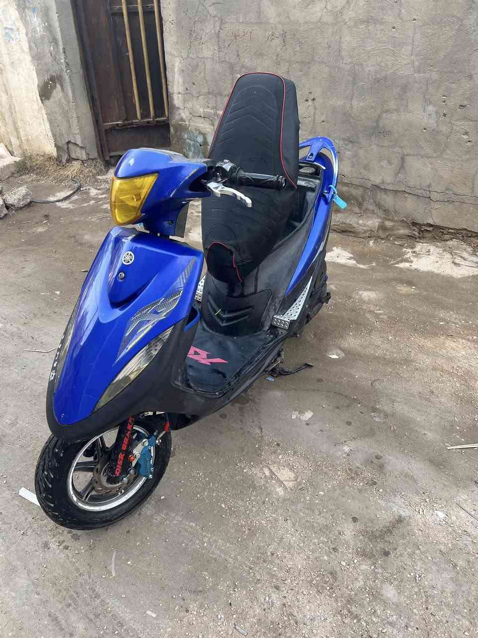 السلام عليكم 
ماكس عدله مال رمبه مكفوله كفاله عامه 
23ختم كفر وسواد ومكينه كله مطابق
اوراق كامله مال رمبه 
وياله نجمه اصلي وفج برمبو وبيه تزويد خفايف
مكينه بلادي برغي ممفتوح بيه دهن امزويل 
مكاني بغداد المحموديه
شراي يتصل ***********
السعر 1250
