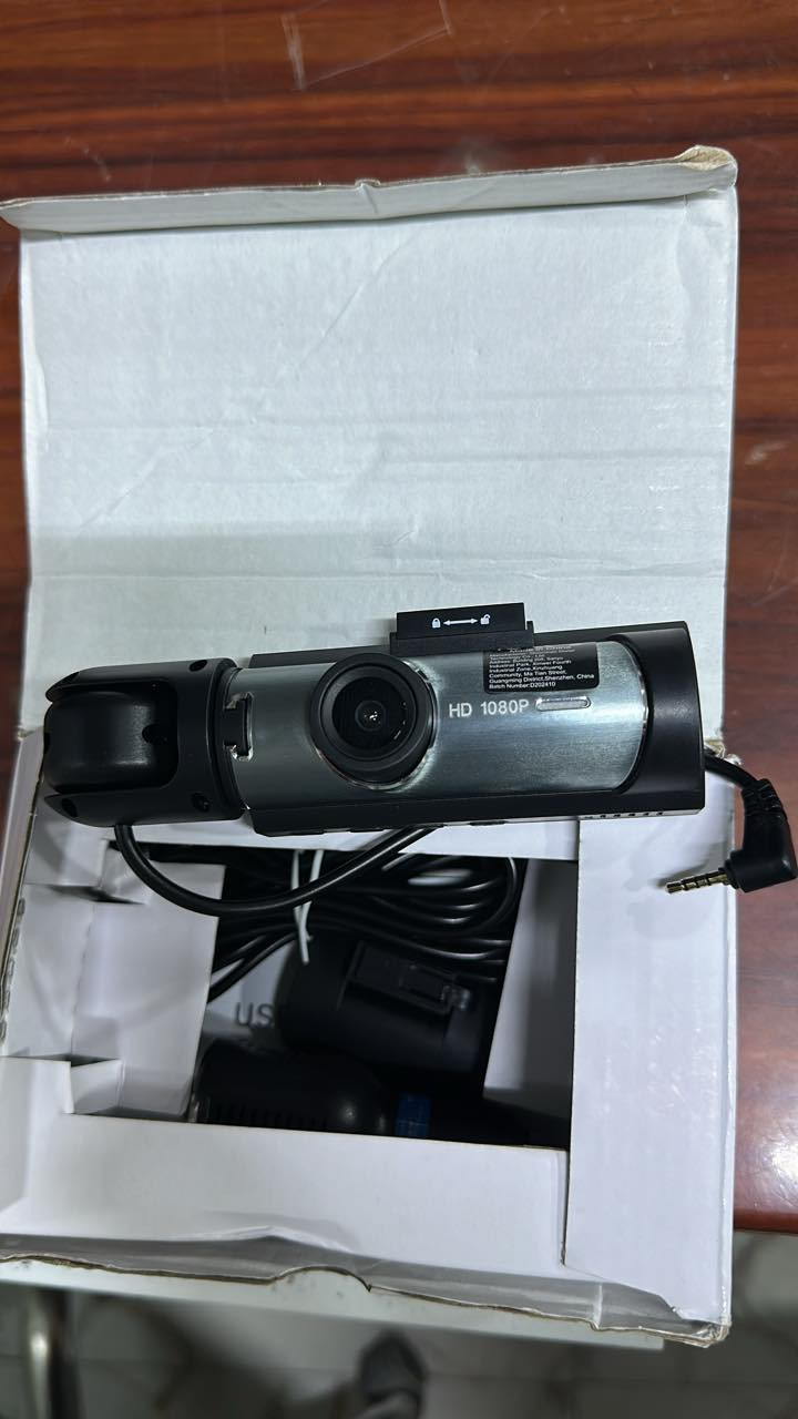 داش كام فول HD 1080  كامرتين امامية خلفيه
السعر 40 واصل


**إذا كنت صاحب هذا الإعلان وتريد حذفه لأي سبب، رجاءا أرسل رسالة إلى الدعم الفني**