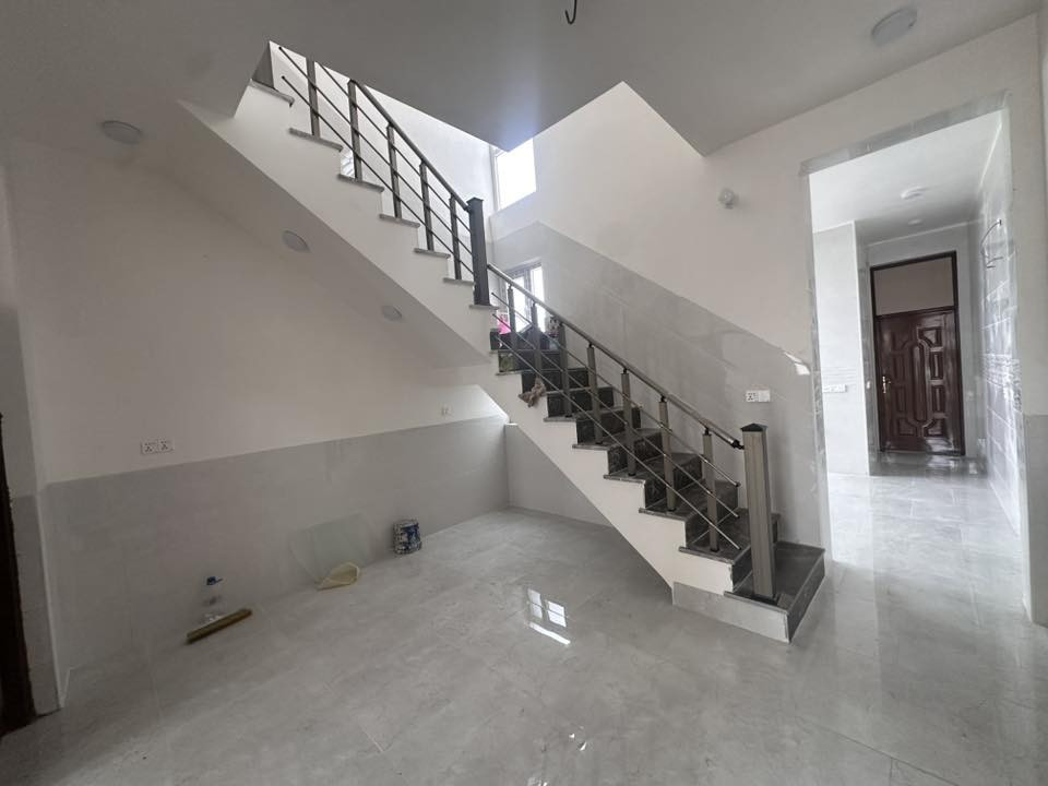 دار للبيع جديد غير مستعمل
المنطقه البكرلي البو حمير ٤٠ م عن الشارع الرئيسي 
المساحه ١٠٠م 
طابقين 
درجه اولى 
اساس رفت بناء طابوق كامل من جميع النواحي 
سخان ماء وماطور 
السعر ٩٢ مليون وبي مجال 
طابو سند زراعي ٢٥ 
***********
