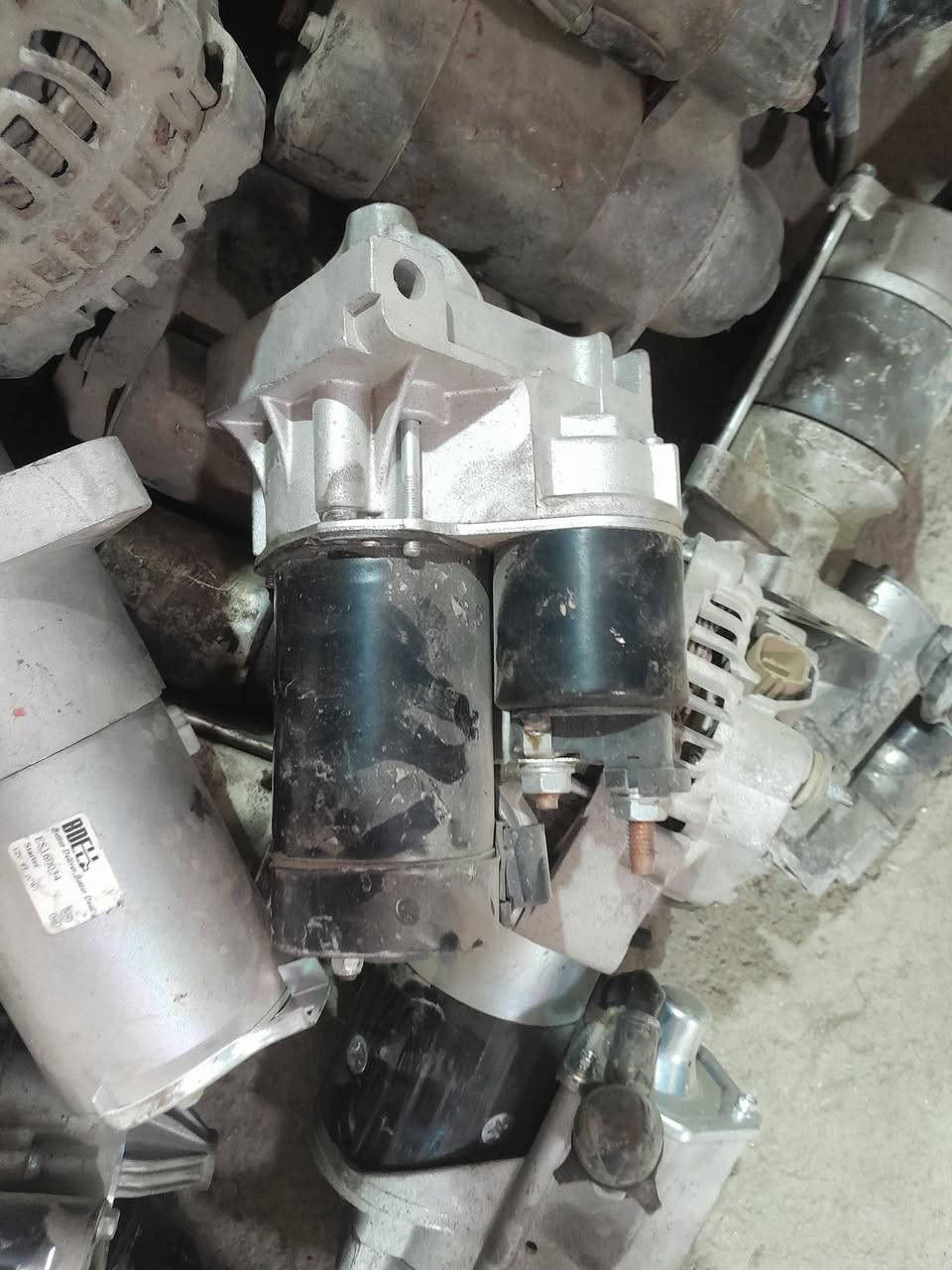 السلام عليكم عندي بلكات أمريكي اصلي و سلف و دينمو انواع السيارات أمريكي كوري ياباني للبيع جملة فقط ***********
