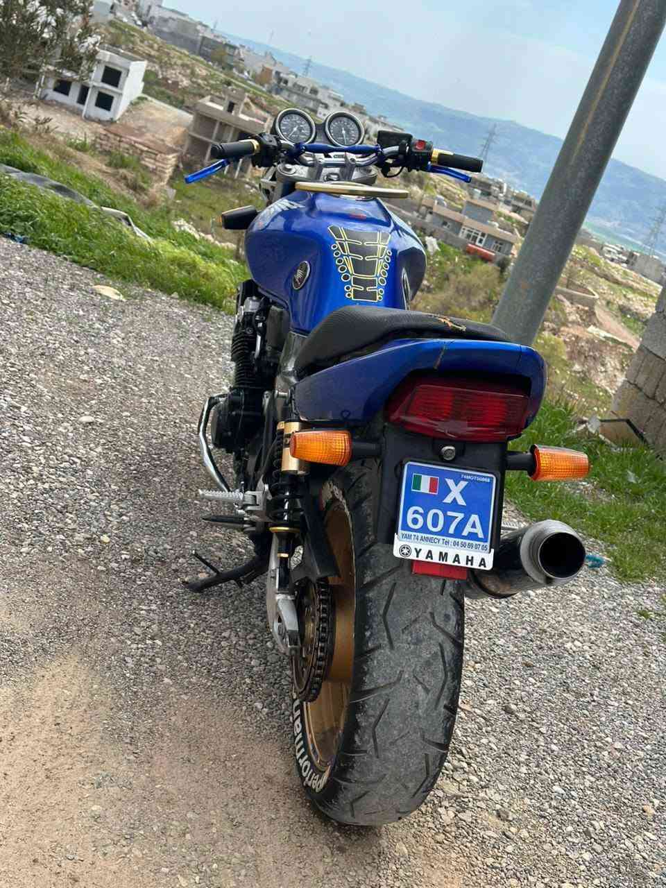 Cb400 super fouree
٢٠٠٥ هەمو گیانی بە شەرتە تایە کانی لۆکە کارەبایاتی مەزبوتە
مەکینە کەپسە بە شەرتی فەحس سەعرە کەشی ١٥ وەرەقە 
ڕەقەم تەلوفۆن *********** أربيل, العراق
