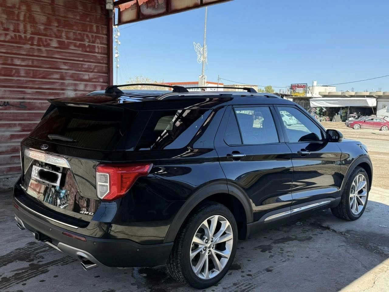 فورد اكسبلور بلاتينيوم 2022 اللون اسود ملكي رقم بغداد (كلين تايتل ) مكفولة من الصبغ والتبديل والبارد والشخط 
حجم المحرك : 6سلندر هايبرد 
رقم بغداد الانكليزي الجديد
فتحة بالسقف
أعلى مواصفات للبلاتينيوم

كود بالتكمة لفتح الباب
بصمة ابواب
بصمة تشغيل
تشغيل عن بعد ,𝐑𝐄𝐌𝐎𝐓𝐄 𝐒𝐓𝐀𝐑𝐓
سماعات ,𝐁𝐀𝐍𝐆&𝐎𝐋𝐔𝐅𝐒𝐄𝐍
شاشة دشبول ديجيتال
شاحن هاتف لاسلكي 
كاميرة °360 
كاميرة امامي
كاميرة جانبي
كاميرة خلفي
كير ماوس
هاند بريك بصمة
اوتو بارك  ،𝐀𝐔𝐓𝐎 𝐏𝐀𝐑𝐊
اوتو هولد ،𝐀𝐔𝐓𝐎 𝐇𝐎𝐋𝐃
اوتو ستارات،𝐀𝐔𝐓𝐎 𝐒𝐓𝐀𝐑𝐃
اوتو ستوب ,𝐀𝐔𝐓𝐎 𝐒𝐓𝐎𝐏
رادار امامي (تحديد مسار)
رادار جانبي  (نقاط عمياء)
رادار خلفي (التحذير من الاصطدام)
حساسات °360
حساسات امامي 
حساسات جانبي
حساسات خلفي
نظام ,𝐄𝐂𝐎
نظام ,𝐍𝐎𝐑𝐌𝐀𝐋
نظام ,𝐒𝐏𝐎𝐑𝐓
نظام ,𝐓𝐎𝐖/𝐇𝐀𝐔𝐋
نظام ,𝐒𝐋𝐈𝐏𝐏𝐄𝐑𝐘
داخل ليد 𝐋𝐄𝐃
تحكم استيرن
استيرن كهربائي 
استيرن خزن+ميموري
استيرن تدفئة
كشنات vip منفصل
كشنات جلد
كشنات كهربائي 
كشنات تبريد
كشنات تدفئة 
صندوق شفط كهربائي 
لايتات ليد وعدسة زينون بيلادي
بلوجكترات 𝐋𝐄𝐃 بيلادي
وباقي مواصفات البلاتينيوم 
ماشية 39 الف  قابل للزيادة
السعر 295 وبيها مجال 
للاستفسار الاتصال على الرقم ( *********** )علما بلحقيقه السياره احله
