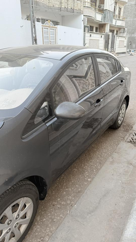كيا ريو 2016
ماشيه ١٦٥ الف 
حجم المحرك 1600
بيها صبغ جاملات امامي فقط 
وبيها طخه بالباب عكس السائق 
وبيها شخوط مثل ماموضح بالصور 
مكانها كربلاء 
للاستفسار ***********
السعر 82
