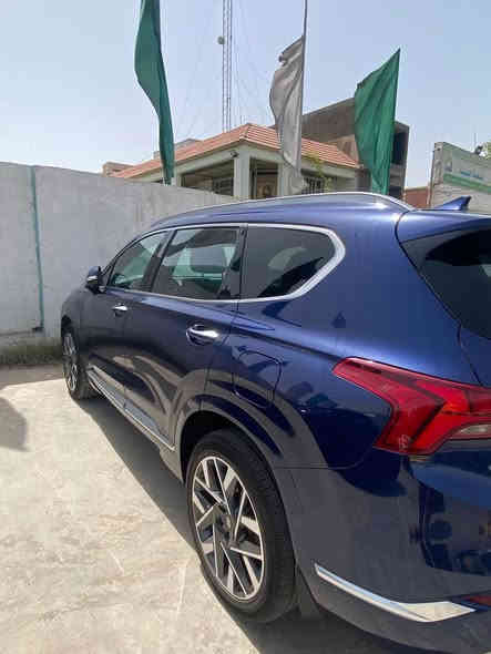 السلام عليكم اخوان سنتافي 23 كالكرافي فوول مواصفات 
ماشيه 25 الف 
حادثه خشم البنيد وهلال جاملغ الايسر 

العنوان بغداد حي العامل 

السعر 245 

***********
