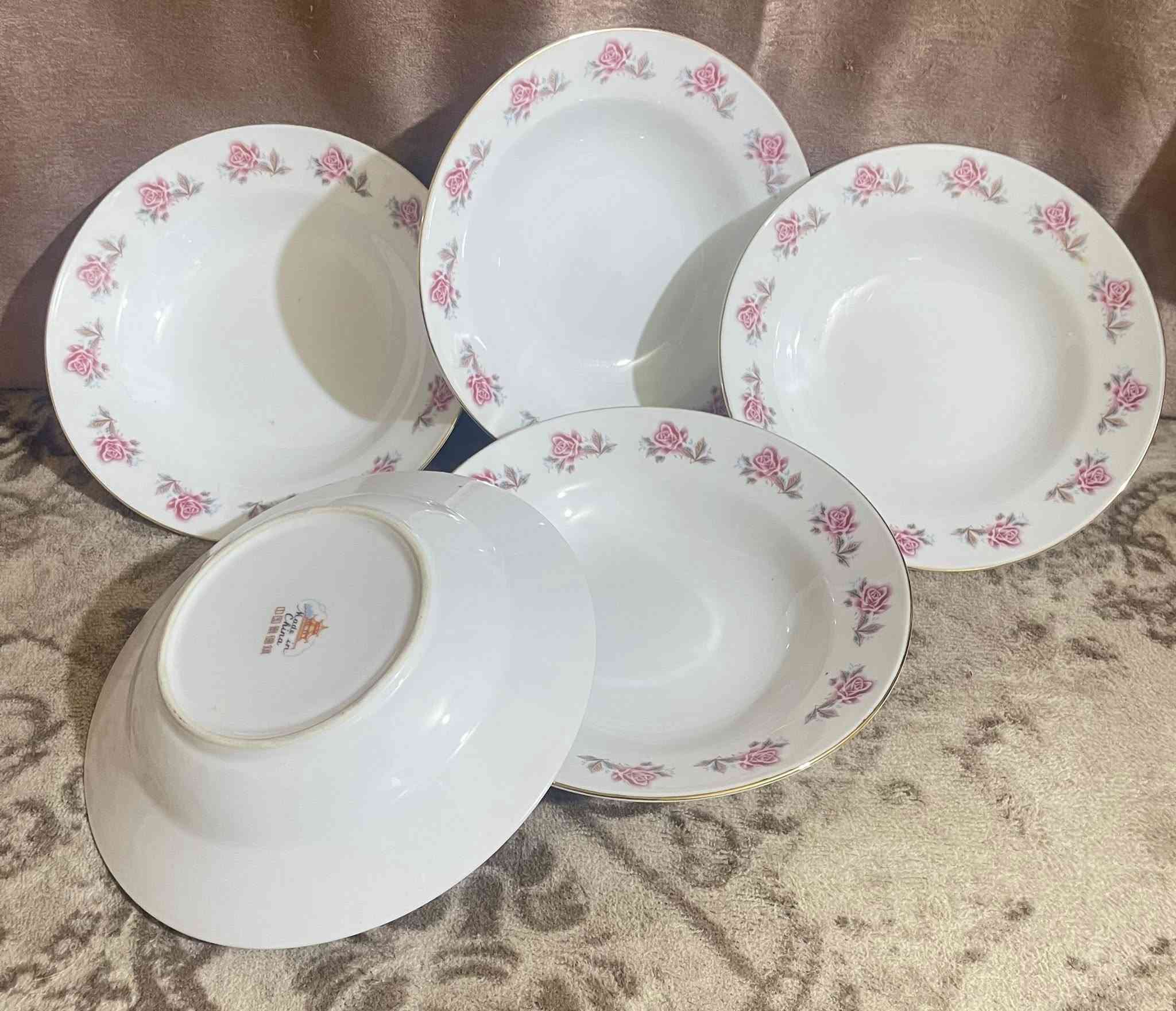 (٥) صحون عميق مورد صيني مختوم ابو الكوخ اسواق مركزيه غير مستخدم قياس القطر ٢٢ سم السعر خاص لطفاً يوجد توصيل لكل محافظاتنا الحبيبه


**إذا كنت صاحب هذا الإعلان وتريد حذفه لأي سبب، رجاءا أرسل رسالة إلى الدعم الفني**