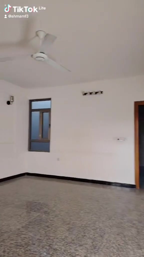 مشتمل معزول طابق الاول ٢نوم وصاله ومطبخ وحمام (المنصور المتنبي خلف مطعم زرزور (***********
