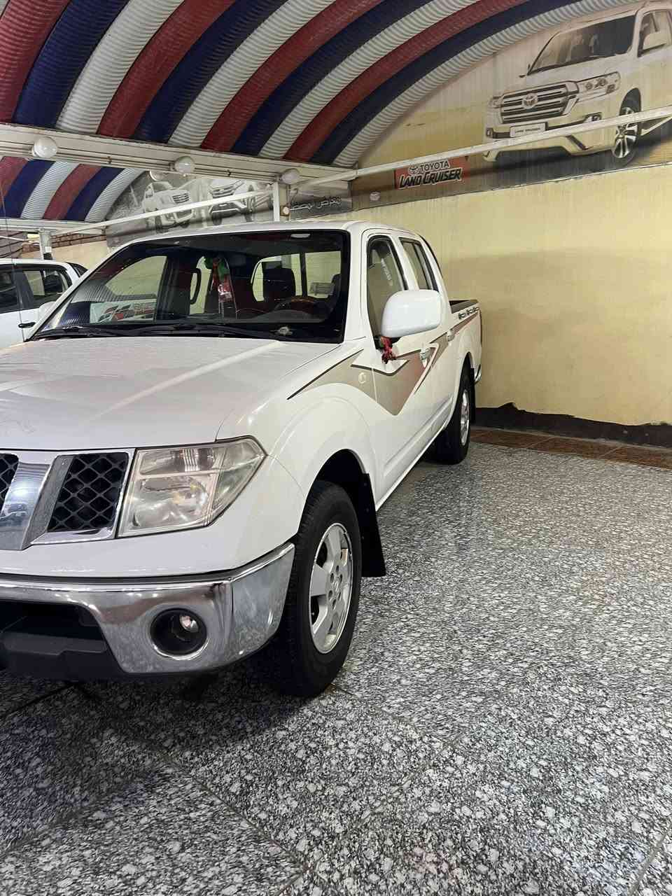 سلام عليكم نيفاره 2014 LE فول مواصفات اوتوماتيك مكينه ما مفتوح ماشيه 200 الف حقيقي  رقم واسط  تحويل مباشر سياره مكفوله كفاله عامه  سياره وضع شركة برغي ما مفتوح بيه السعر 130 بيه مجال بصيط الشراي يتصل غير متواجد عل فيس الرقم ***********
