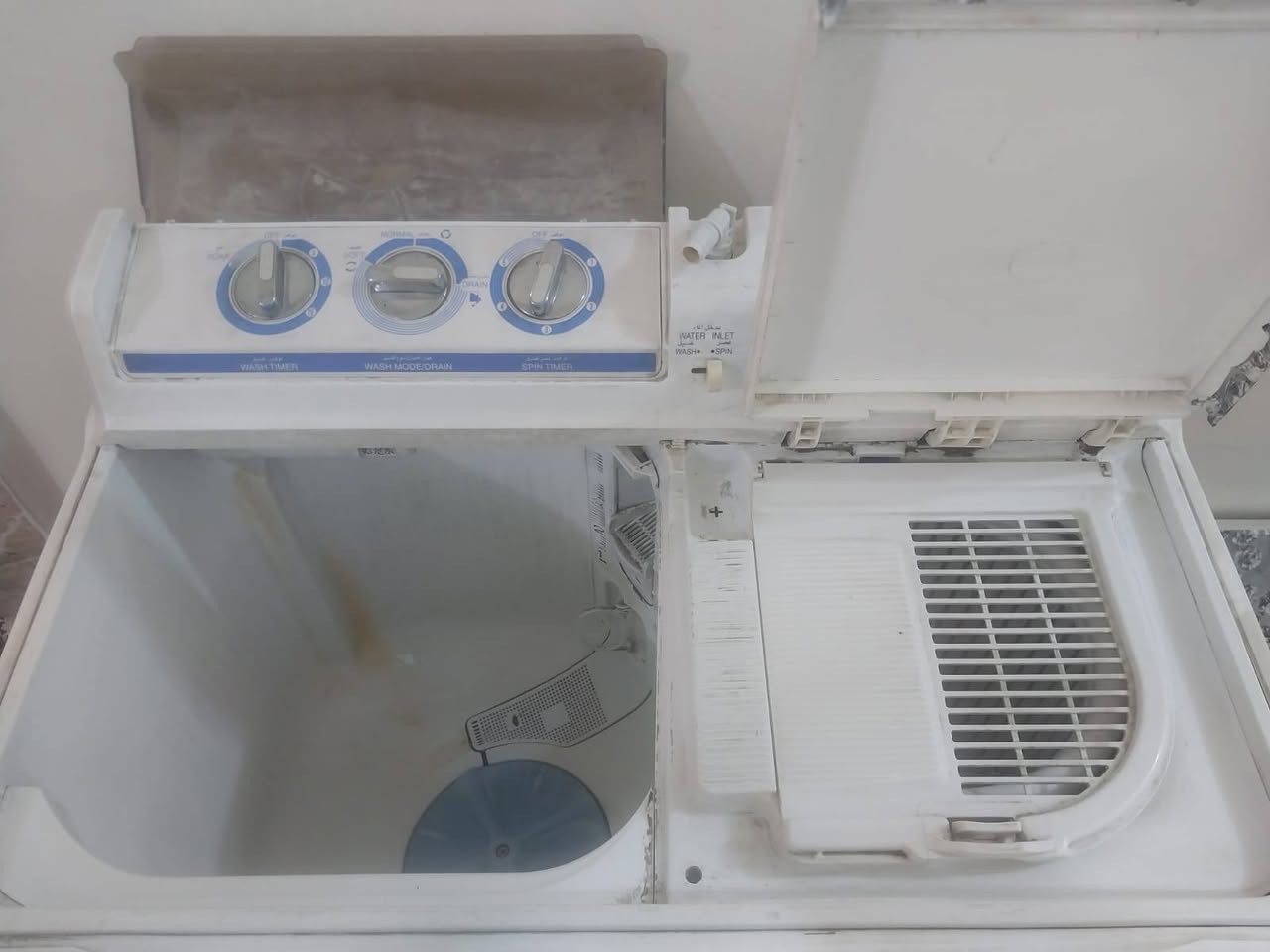 السلام عليكم غساله ياباني نضيفه شغاله اي عطل مابيها السعر 40 الف
للاستفسار ***********
