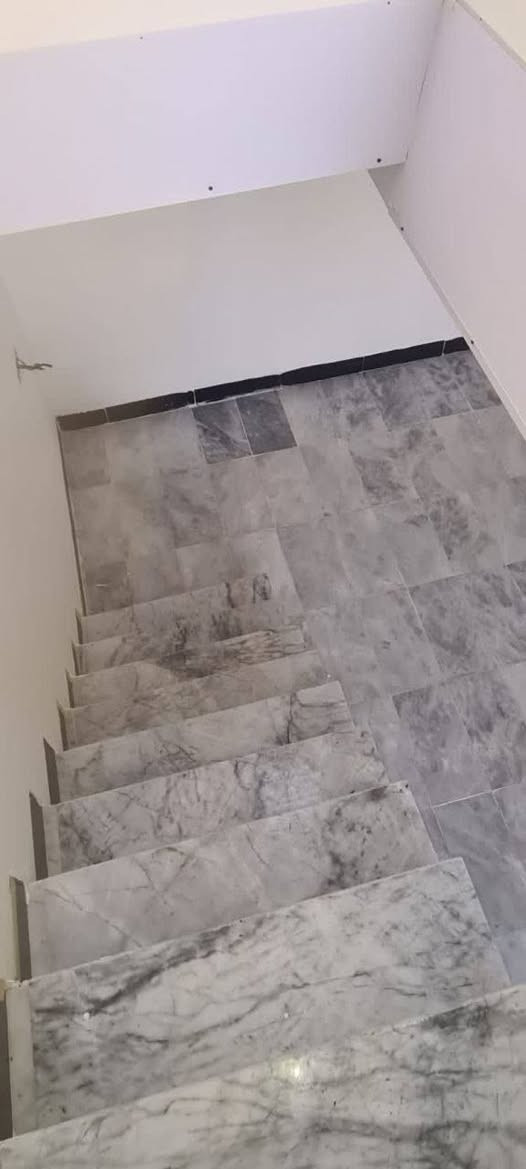 سلام عليكم اسطه سيراميك جدار ارضي متفرغ ***********
