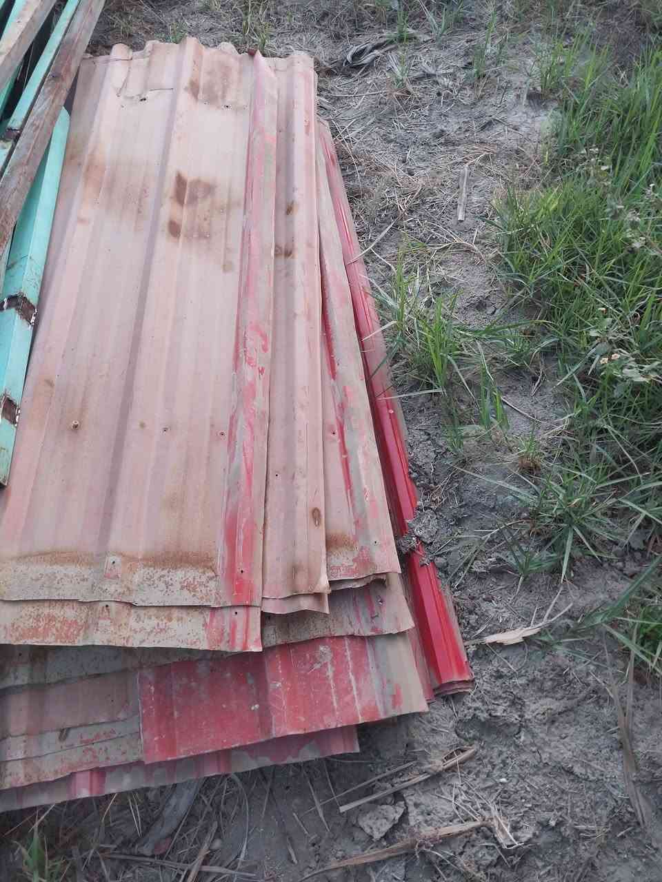 السلام عليكم
چينڪو للبيع طول متر ونص عدد 30 قطعة 
جديد ونضيف
زائداً محجر ارتفاع متر وطول 3 متر تقريباً 
عدد اربع قطع الاستفسار ***********
