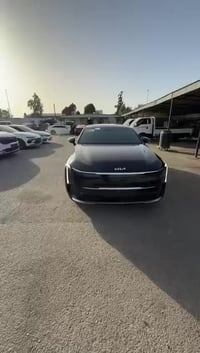 فول مواصفات k8 2025 تدخل على كتاب الشهداء وتدخل كمرك عادي حلوه السياره...