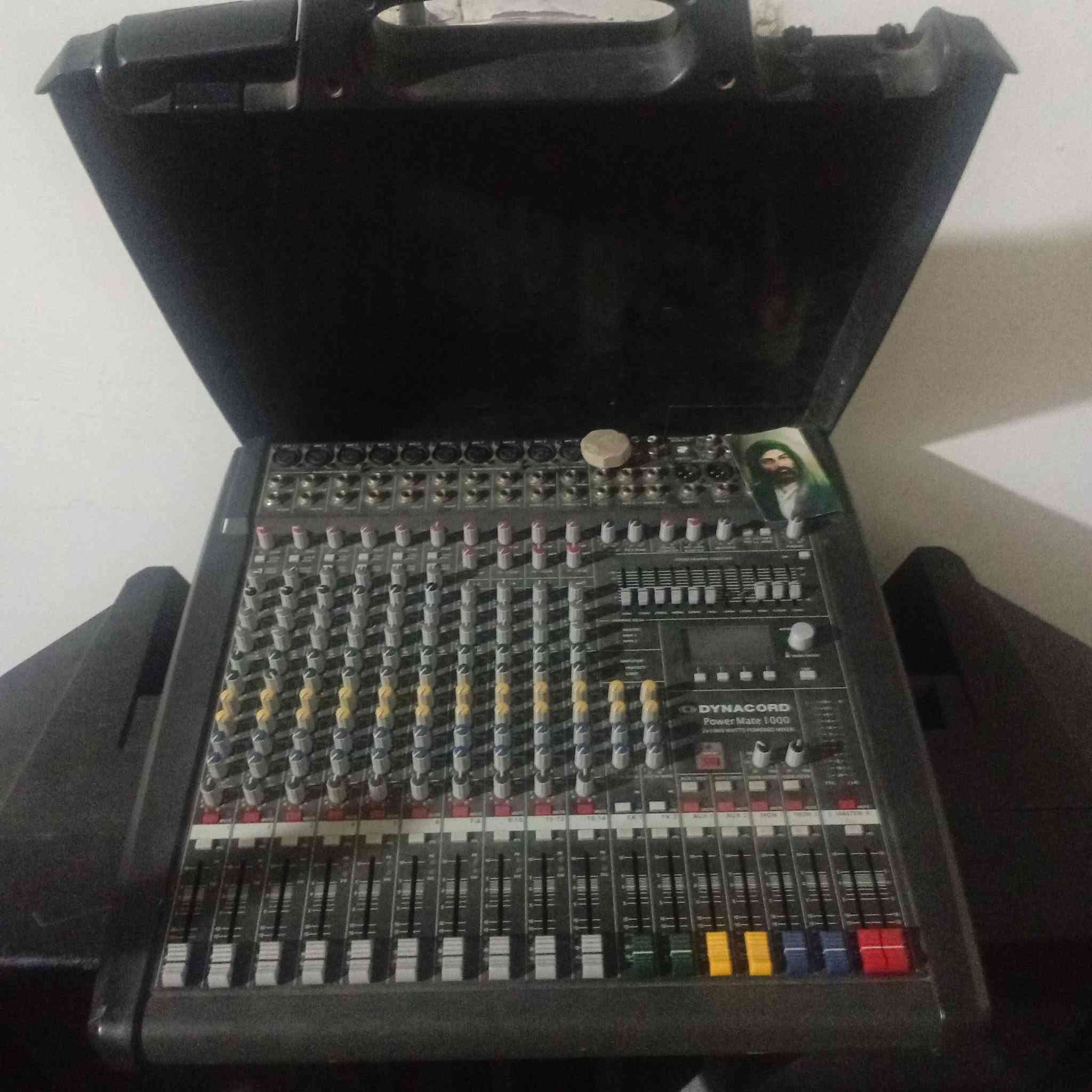 من رخصة الادمن المحترم.
منضومه للبيع كامله جاهزه 
داينكورد 1000 باور نظيف امتياز 
زوج RCF 735 باور وليس كهربائي، تجميع شركة  RCF، شي مرتب ونظيفات فقط كشرهن مشخط، 
مع ستاندات وسوفتات كامله 
مع مايك جاسكو 2000 نظيف مرتب 
ومايك شور. 
ومايكات 2 صيني 
مع جميع وايراتهن 

بغداد الكاظميه المقدسه 
***********
قفلهن 1.250.000 مليون وميتين وخمسين 
بيهن مجال جدا بسيط.
