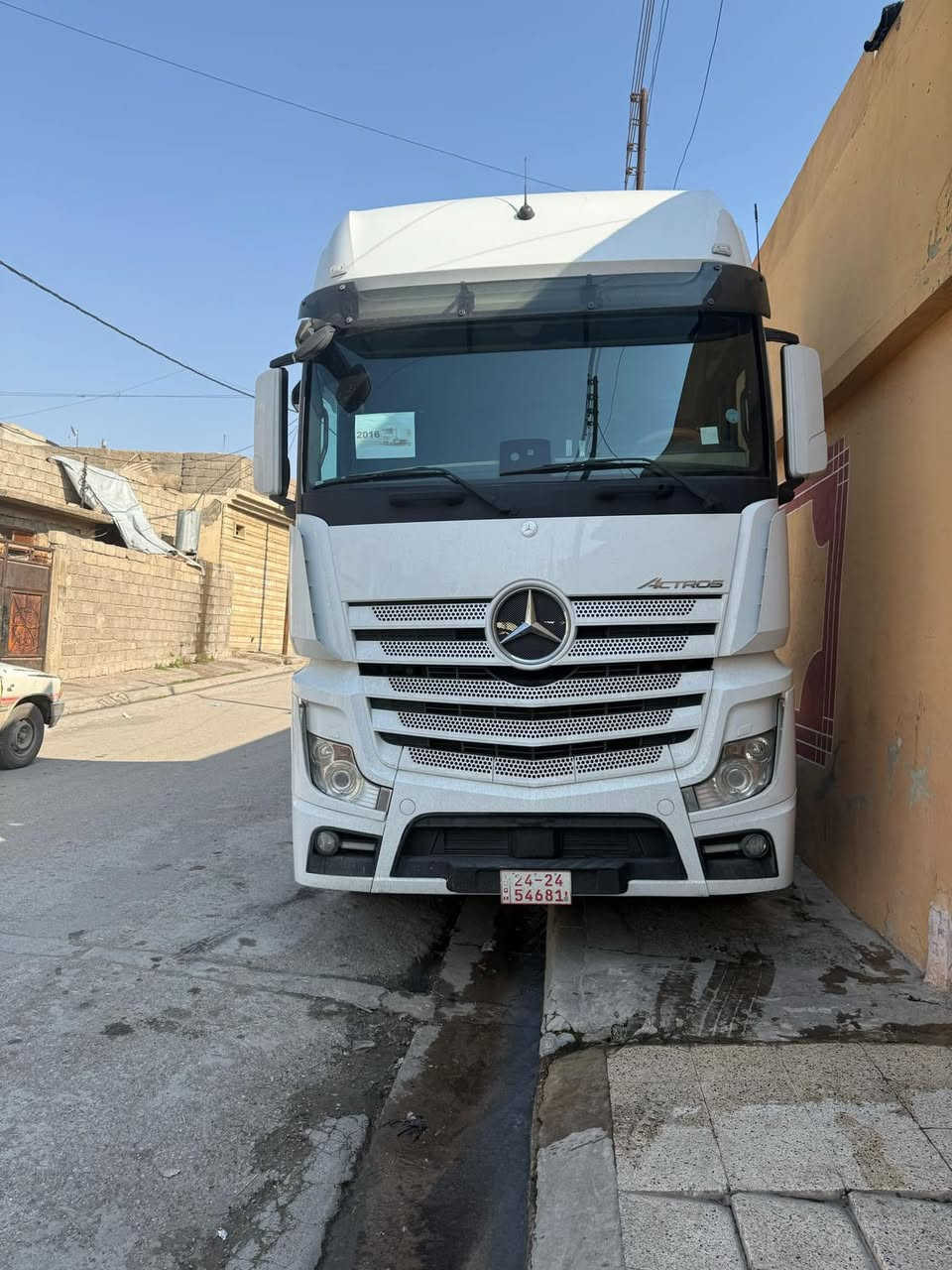 السلام عليكم سياره للبيع وحش جامبو ٢٠١٦حجم ٤٨ طخم تايه ويل كب راس و تانكي جي بي اس طوناج جديد كاميرا حساس لايت عدسه اصلي مكفوله من الصبغ تانكي موديل ٢٥حداده بيت عربو السعر ٥٨٠$وبيها مجال غير متواجد عالفيس الاتصال بالرقم     ***********
