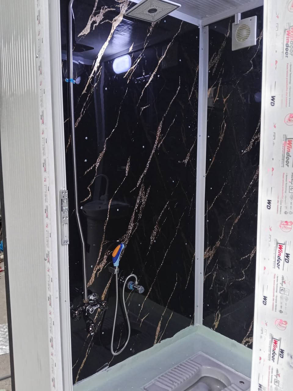 حمام تواليت سندوبج بنل
قياس 133×133 
مغلف بديل الرخام 
السعر 875 الف 
للححز 
***********
العنوان بغداد
