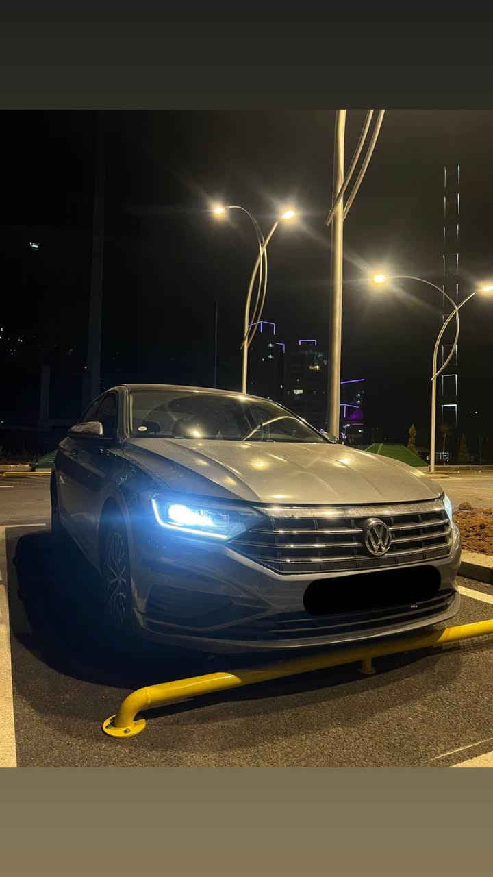 Jetta SE 2021 نفتی
مەکینە ١٤ مەرغوب
ڕادار بەردی گزۆز
ڕادێتە حەماوە بەشەرت بیلاد
بەسمە 
برێک بەسمە
دەرگا بەسمە
گێڕ مەکینە بە شەرت
کوشن کارەبایی جلد هیتەر 
پانۆڕاما
چوار تایە و ویل نوێ 
یەک پارچەی بۆیاغە
هەزە ڕەقەم سەنەوی نوێ تا ٢٠٣٠
*********** أربيل, العراق
