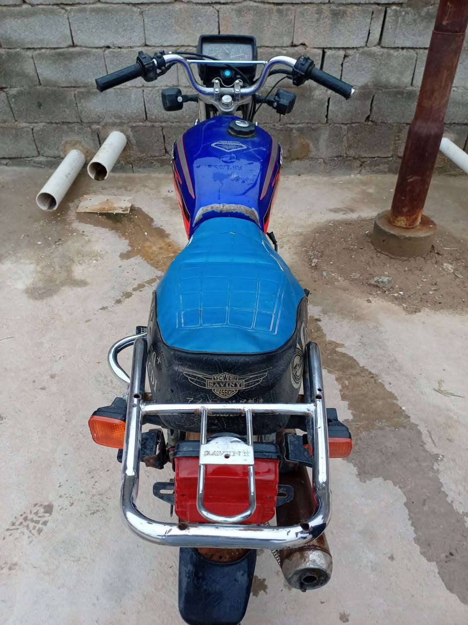 دراجه سيفان موديل 2019 محرك بلادي فول نضافه ونشاط ( تشغيل نكره سلف وهندر و كهربائيات شغاله)(أوراق اصوليه كرتونيه كامله) السعر ( 300)وبيها مجال حك الجيه لاتصال *********** خاص ما جاوب الشراي يتصل السكن ديالى (ناحيه كنعان)
