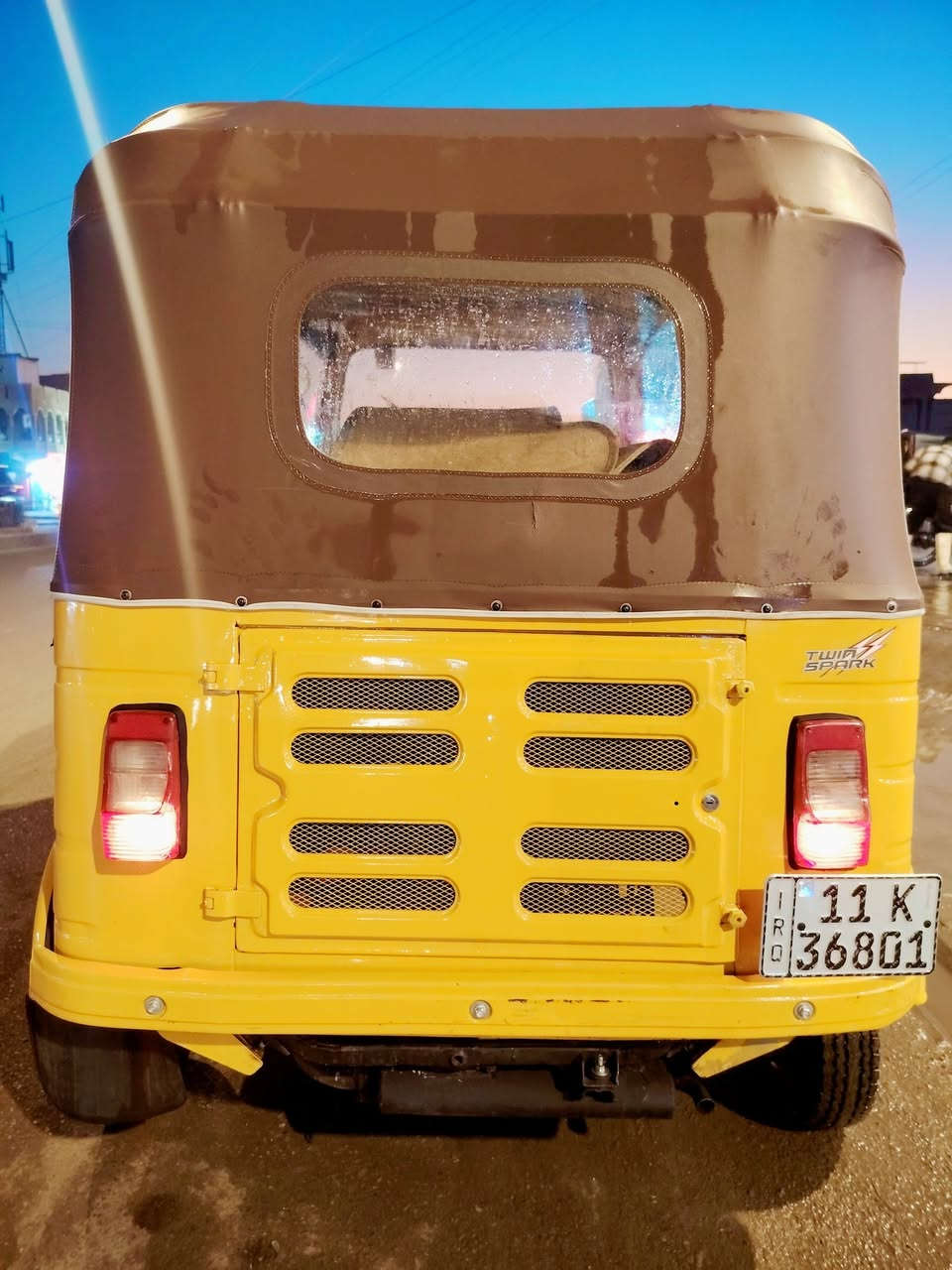 سلام عليكم تكتك موديل 2019 شهر 12 رقم سنويه  مكينه كفاله جديده السعر 6500 عنوان مدينه صدر قطاع 18 يريدها اتصل ***********
