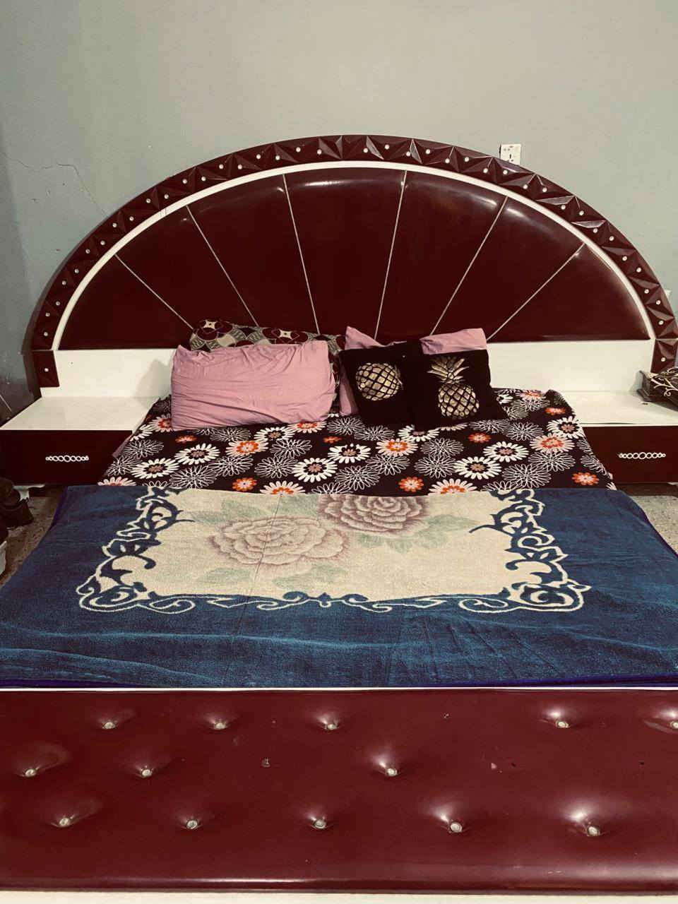 غرفه نوم تركيه مستخدمه للبيع المكان بغداد حي الجهاد ***********
