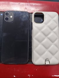 ايفون 11امبدل شاشة خوش نوعية قفلو ب190 شراي اتصل 07722884179