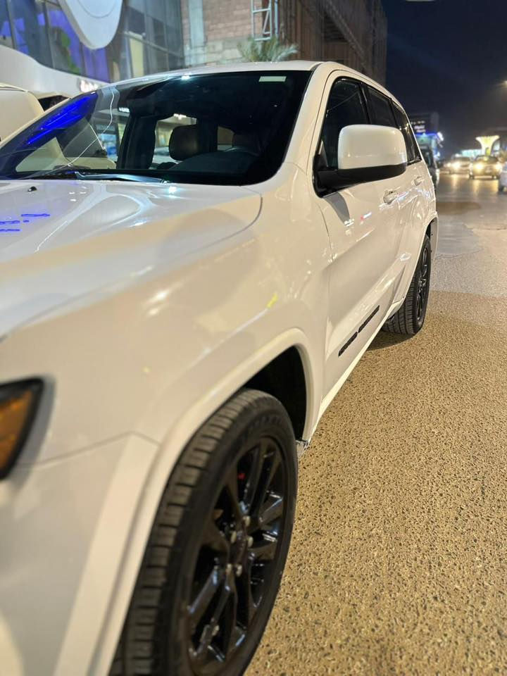 سلام عليكم
جيب 2020 للبيع بلاك توب رقم بغداد الحادث موجود ب الصور 
للتواصل ‭0783 416 1840‬
