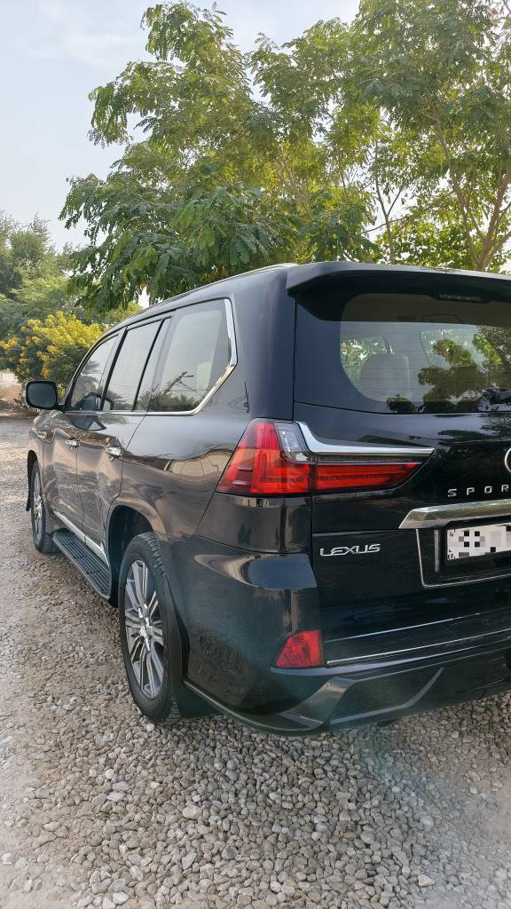 للبيع... 
لكزس 2017  super sport🚀
رقم اربيل (هزة+سنوية+رقم) جديد بأسمي
مكفووووله من الصبغ والتبديل
ماشيه ١٢٠ الف كم 
دواخل بيجي جداً نضيف
السعر ٦٥٠ ورقة مع المجال 
................. 
‏‪***********‬‏ علي الاسدي كربلاء, العراق
