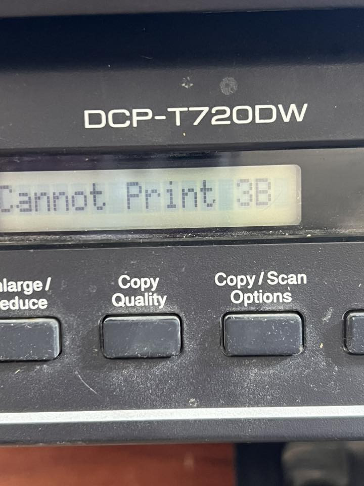 السلام عليكم طابعة برذر t720 للبيع 
عطلها يطلع الكود 3B مال انحشار الورق بس من اسحب اعداد الاحبار ماتحشر يعني الورق فقط يتوقف. ويصير بيها تموج  
ابيعها على هذا العطل  قيم باللي يرضي الله واخذها للعلم العام اخذتها الطابعة ٣٧٥ الف 
 توصيل متوفر. وتواصل ع الوتساب  ***********
