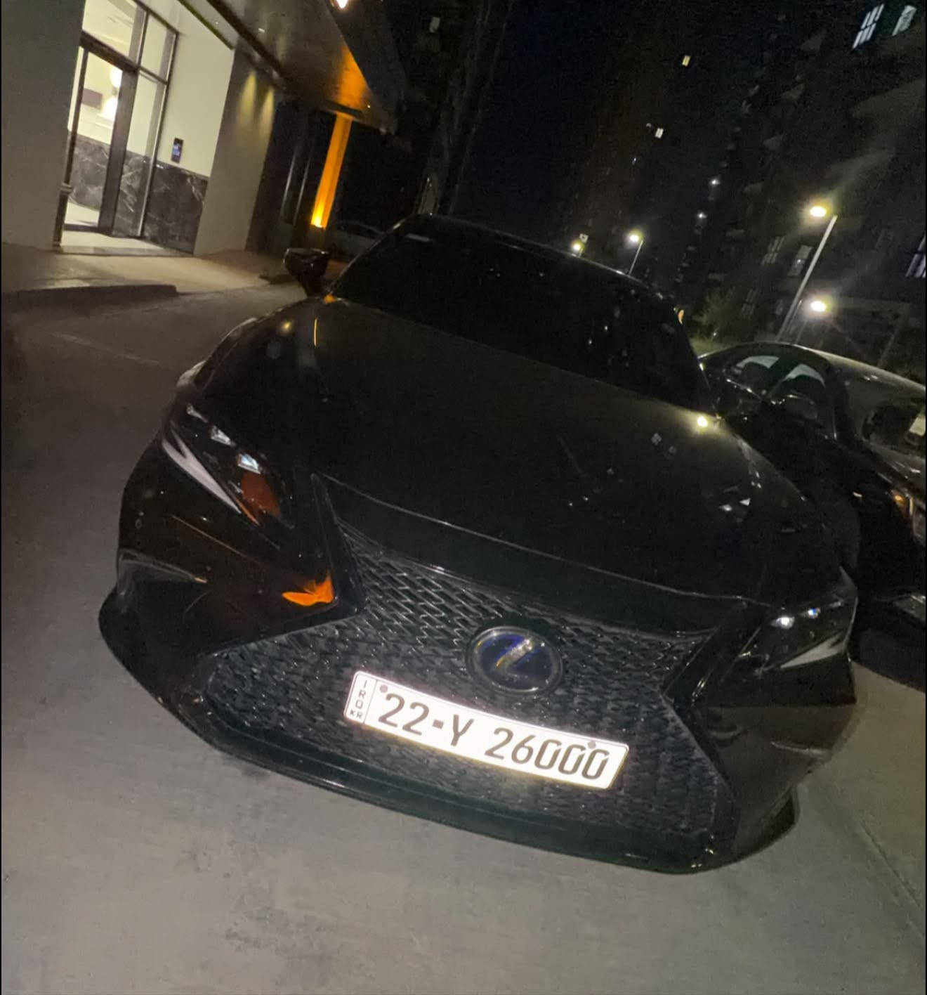 السلام عليكم للبيع LEXUS ES
F SPORT  موديل 2022 ماشيه 75 الاف كيلو 
السياره كلين عده بي دي ار بسيط جنطه والباب السائق   والسونار موجود داخل الصور
المواصفاات معروفه 3 عدسات متحركه
فتحه
بصمه
كشنات تدفئه تبريد + ستيرن
كشنين كهرباء
تحديد مسار 
رادارات 
السياره بيه هواي موصفات 
السعر 30 الاف دولار 
***********
***********

 
ملاحضه تباع السياره بغير رقم او هذا رقم بغير سعر
