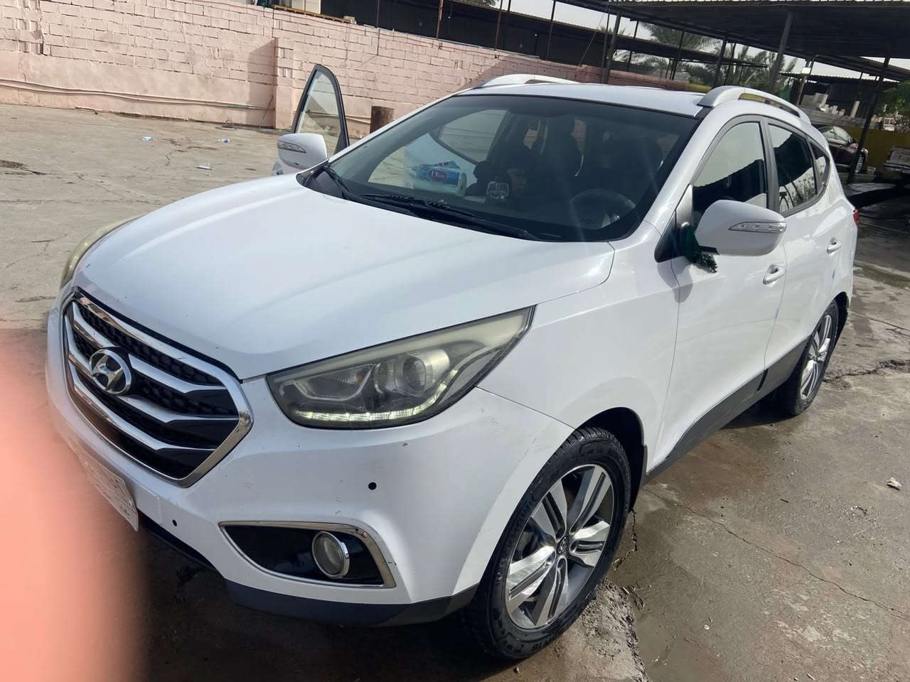 السلام عليكم
توسان ٢٠١٥ خليجي للبيع  السعر ١٤٥
ماشيه ١٣٣ كيلو
ابيض بغداد
محرك مفتوح
قبق جنطه نص مصبوغ فقط
السياره نضيفه وحلوه
صلاح الدين بلد
***********
