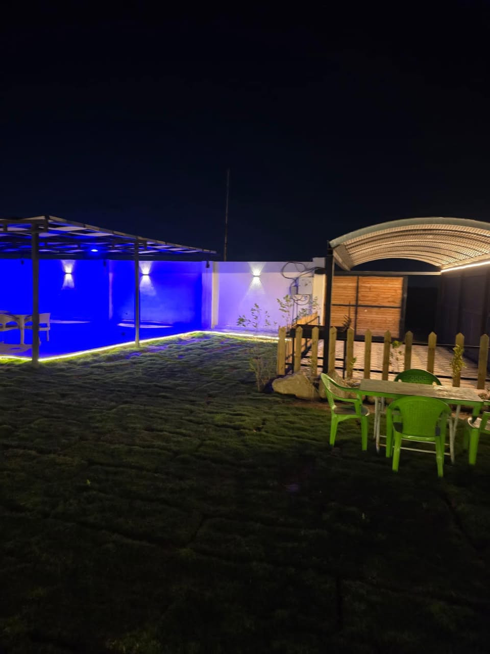سلام عليكم 💥
مزرعة الكوخ : للايجار اليومي 🏕️🌠يوجد حجوزات طول ايام الاسبوع🔥☀️

عنوان المزرعه📍 بغداد الدوره البعيثه

للحجز والاستفسار ع الارقام التاليه ***********

