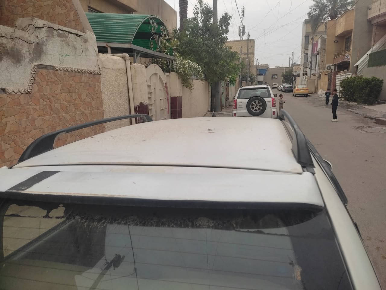 سلام عليكم شيري كيو كيو 2013 مشروع وطني بصره الرقم الانكليزي جاهزه من حداديه بطارية تخم بلكات داينمو وقوايش محرك كير كهربائيات كفاله 
ملاحظه نقص نضوح من البوري مال الكير 
التايرات الاماميه بيهن ميلان ميزانيه وترتيب القواعد الطبله بسبب الخياس رتبتهن ويحتاج ترتيب وميزانيه مرتبه 
التبريد غير شغال 
الرقم *********** بغداد 
السعر قفل22ورقه
