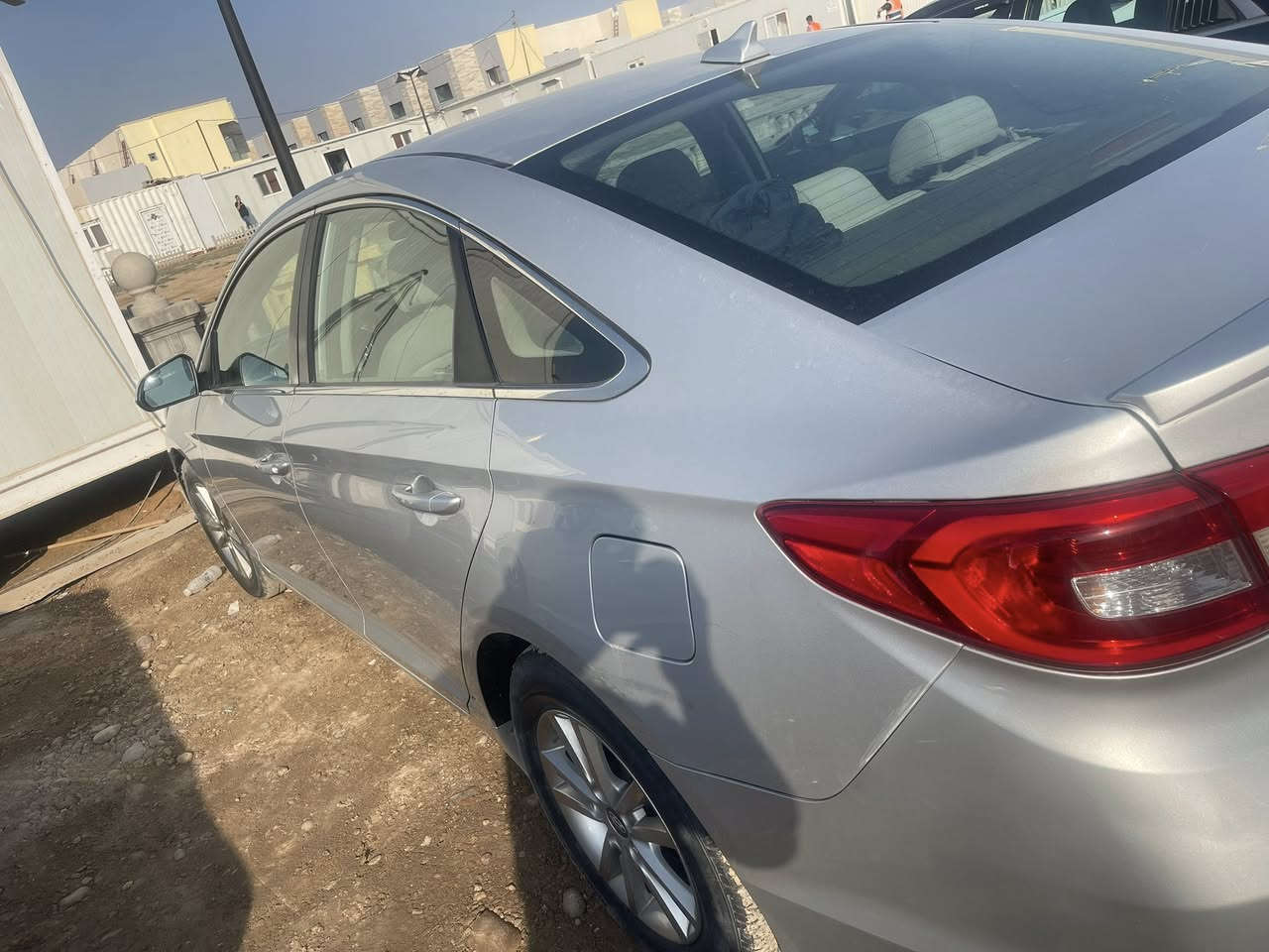 سلام عليكم سوناتا2015 وارد امريكي ايرباك سايق طاك مابيه صبغ والضربه مرجع كله بارد السياره مواصفات عاديه  
للتواصل واخذ كافه المعلومات على ***********
