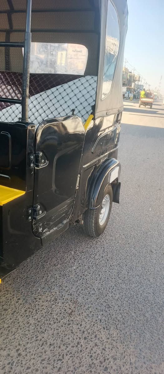 سلام عليكم ورحمه تكتك باجات موديل 22 وراق سحب وراق سحب مكفوله مكينه مجفته تجفيت شركه  ناعمه لاتنقص ولاتبخر تكتك حلوه وجاهزه منكلشي كرهبايات كله شقاله سعر 4500وبيه مجال مكاني البصره ***********
