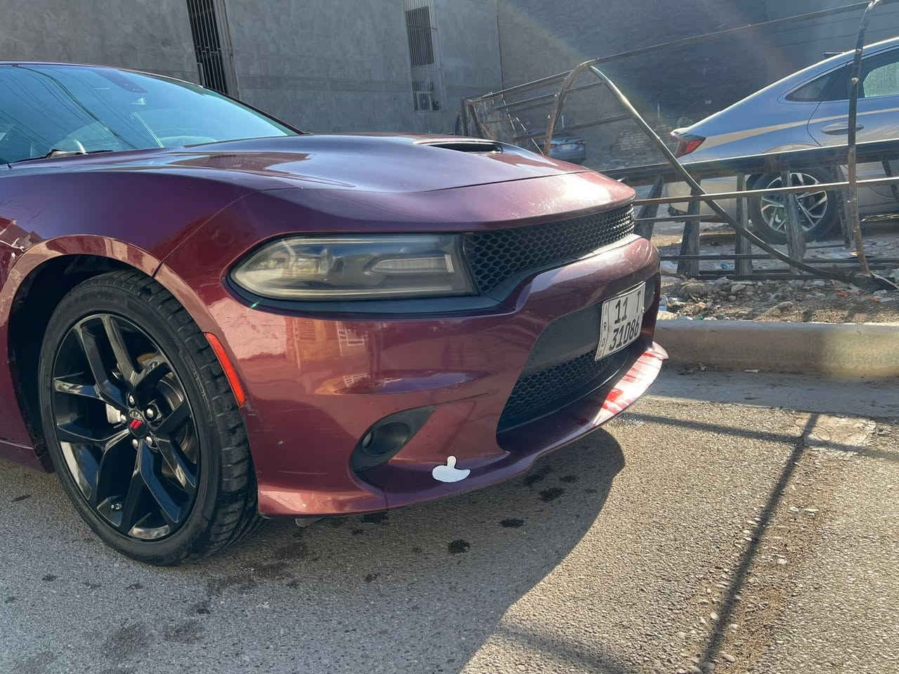 جارجر 2018 sxt بلص
ماشيه ١٤٠ وقابله لزياده
كشنات جلد تدفئه تبريد +خزن
رادارات جانبي وخلفي
تعتيم المري 
ستيرن تدفئه
السياره فول الأخير ماعده الفتحه
حادثه قطعتين جاملغ وباب بدون ايرباك
وصابغين الباب الي وراها مباوك لون تعتبر ٣ قطع صبغ وعندي جاملغ خلفي بي بارد بسيط سياره رقم جديد هزه جديده 
السعر ١٨٧ وبيه مجال 
العنوان بغداد 
رقم ***********
